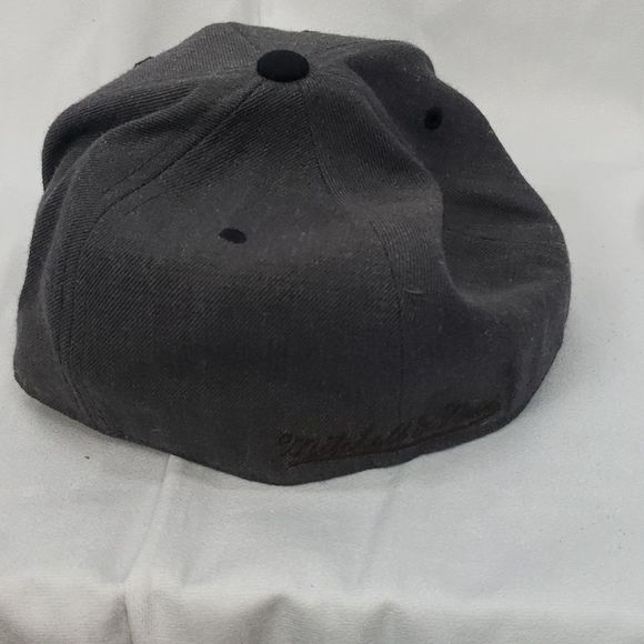 NBA Mitchell & Ness Brooklyn Nets fitted cap. Sz 7 1/4. - Picture 4 of 6